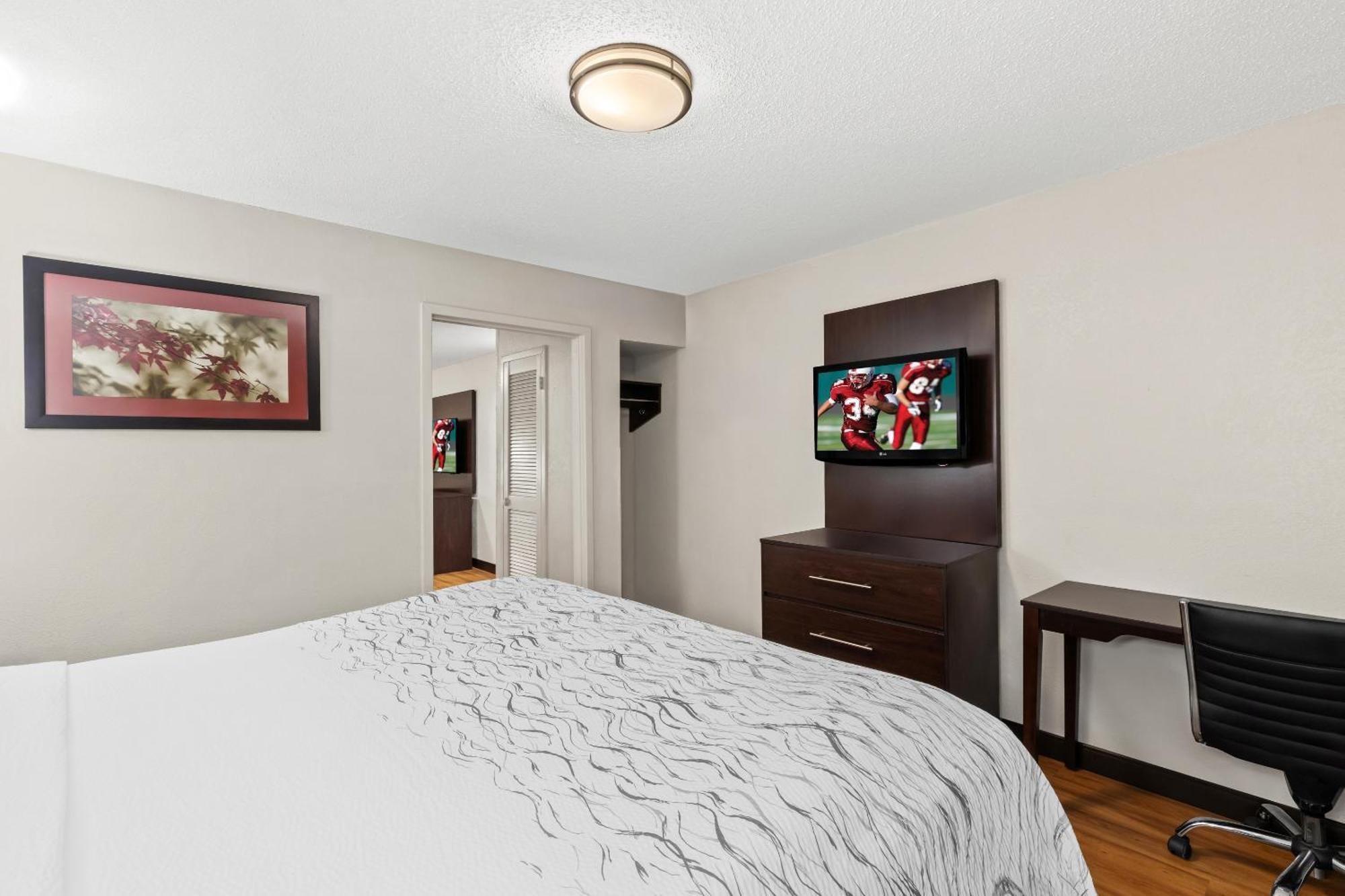 Red Roof Plus+ & Suites Atlanta Airport South College Park Εξωτερικό φωτογραφία