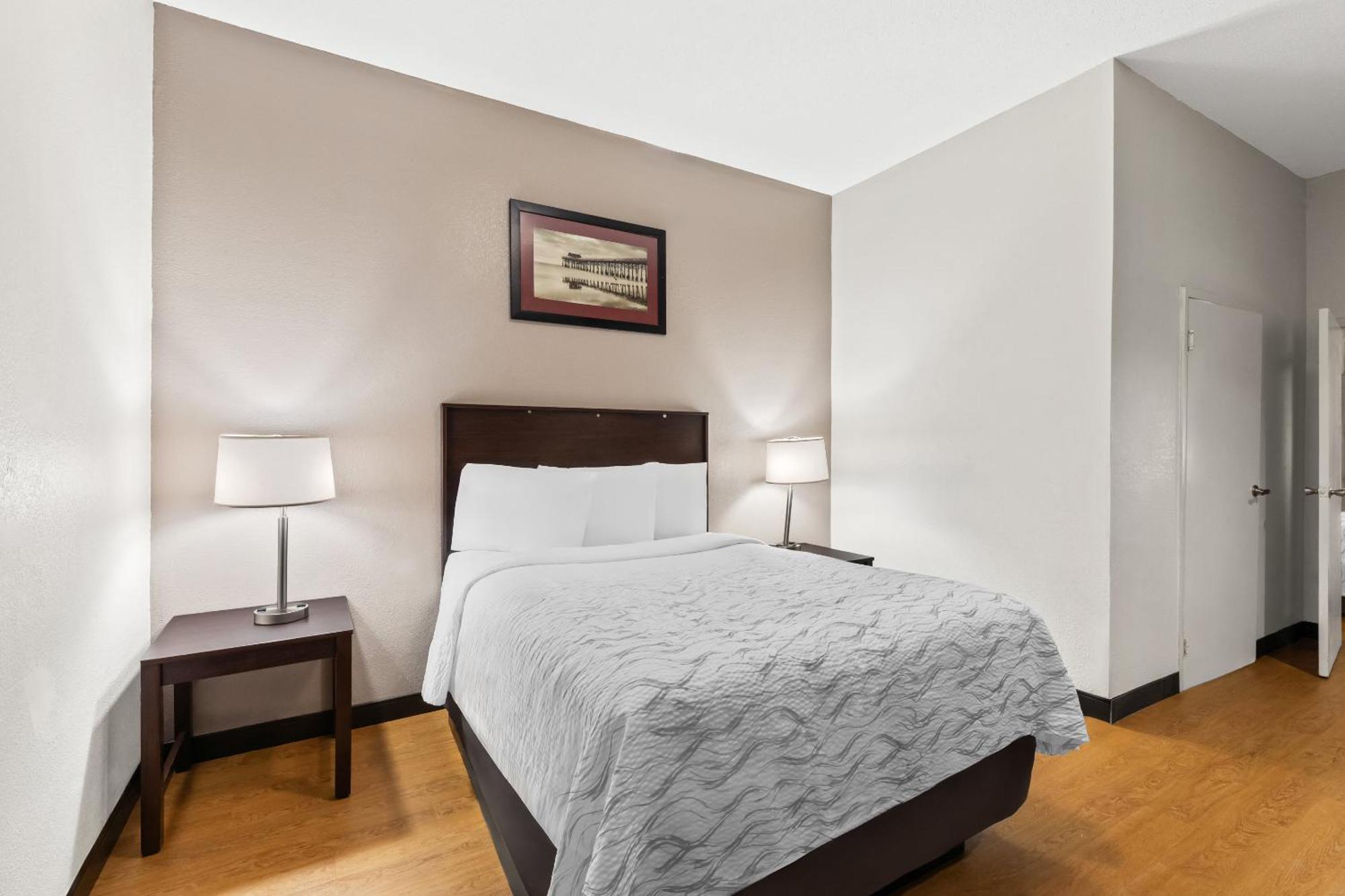 Red Roof Plus+ & Suites Atlanta Airport South College Park Εξωτερικό φωτογραφία